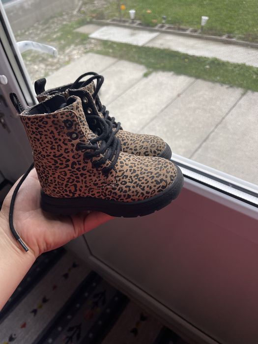 Ghete zarra marimea 22