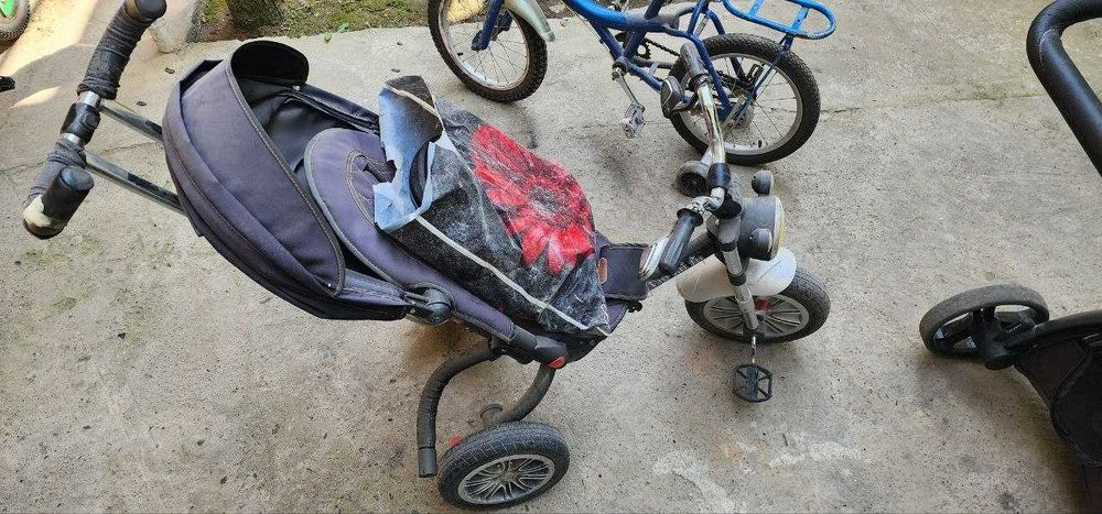 Продам Велосипед трёх колёсный.