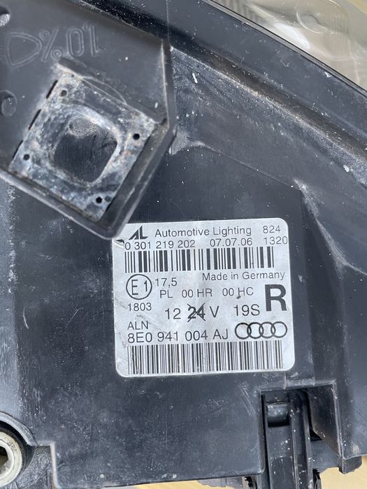 Оригинален десен фар за ауди а4 б7 оборудван