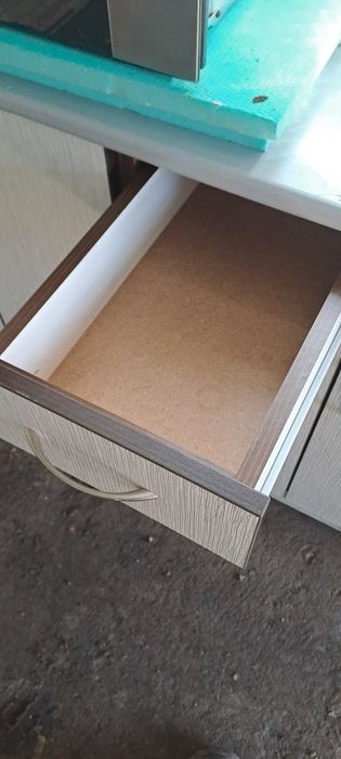 Продавам нова кухня