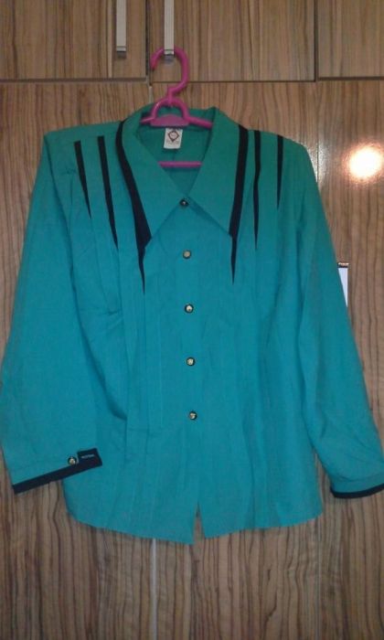 Продам новые женские блузки