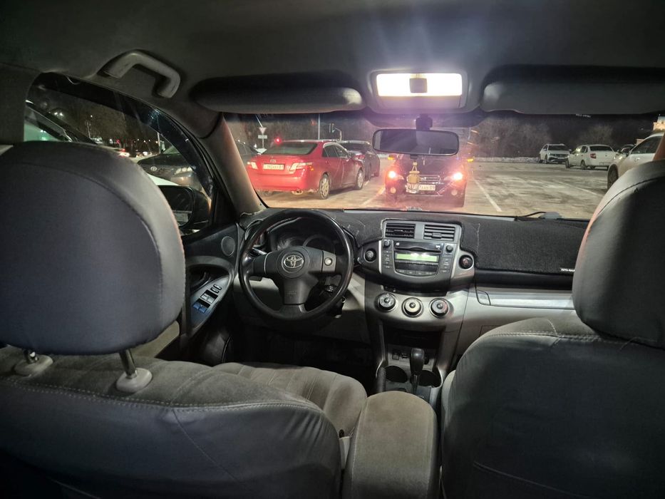 Продаю Тойота Rav 4