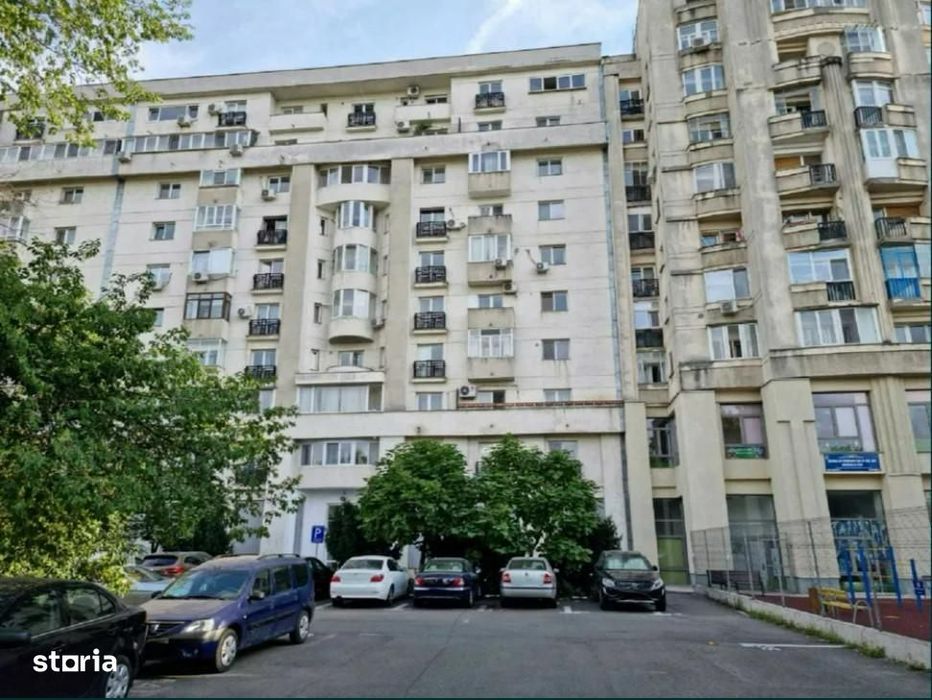 Unirii-Camera de Comert 5 Camere Renovat,Centrala Proprie