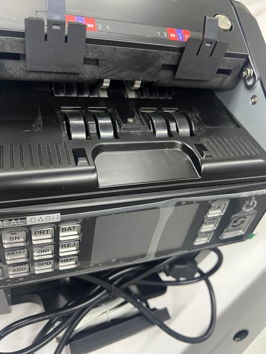 Счетчик банкнот REAL CASH RC-1100
