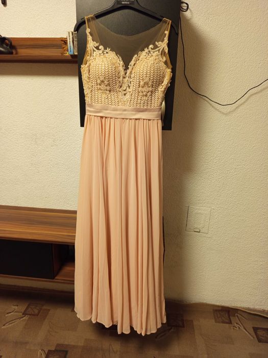 Рокля абитуриентска,ръст S за височина 157см.с обувки с ток 7см.