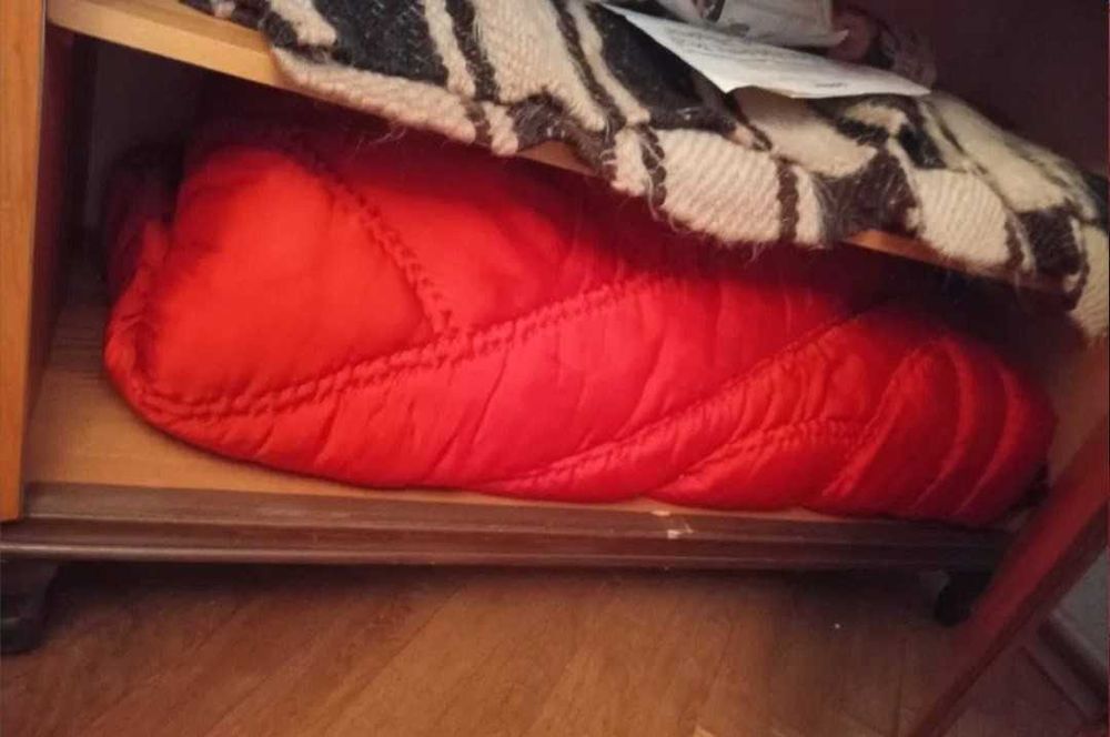 Comodă vintage din lemn masiv – eleganță discretă, stil autentic/ set