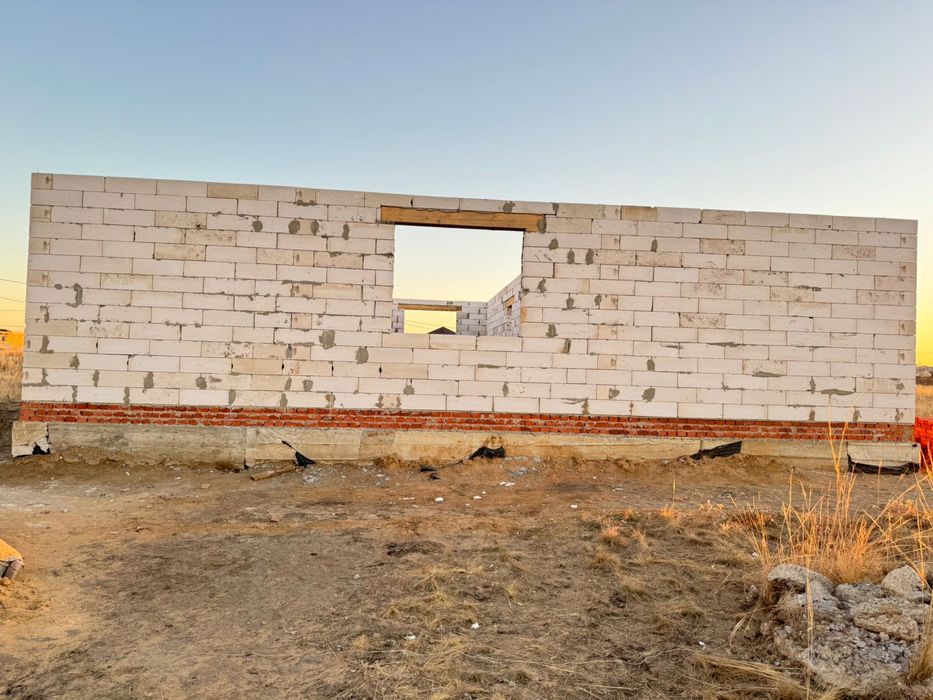 Продам недостройный дом, Участок