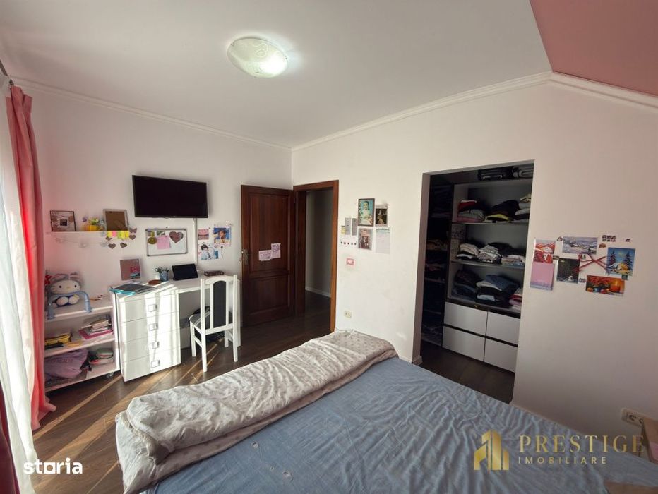 Casa moderna cu teren 1308 mp de vanzare pe str. Gh. Doja - Oradea