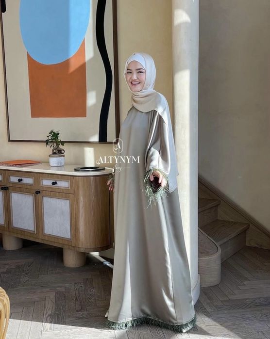 Платье с перьями altynym store