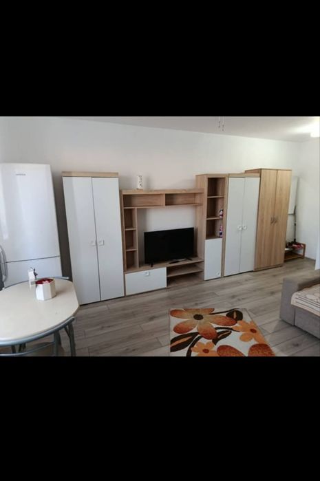 Vand Garsoniera   + loc parcare Nucului 20.