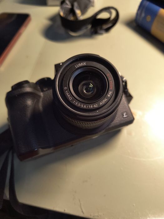 Vând aparat foto Panasonic G7