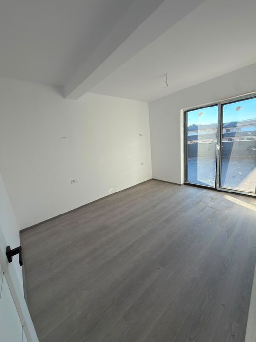 Vand apartament 3 caere