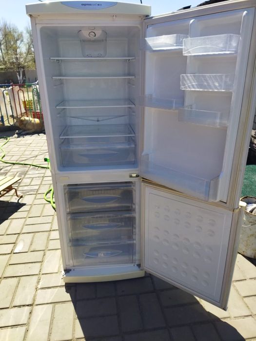 Продам холодильник