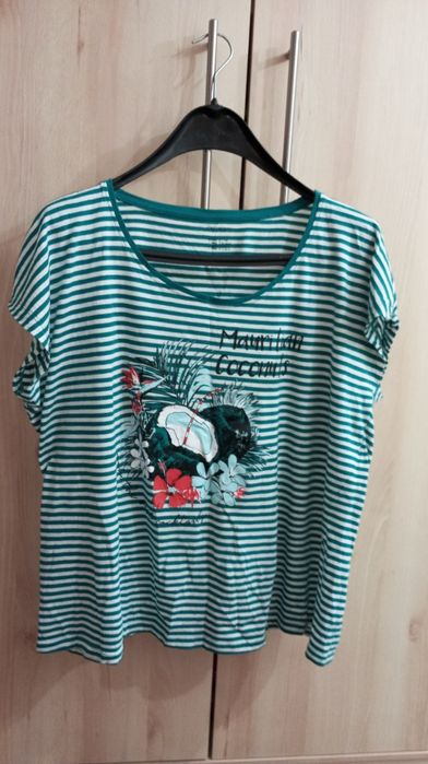 Tricou scurtă pentru femei. 2 pereche.