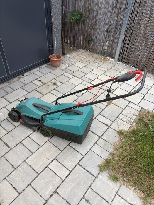 Masina tuns iarba Bosch 32cm latime