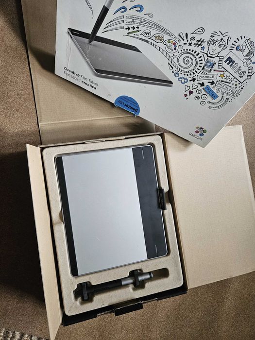 Wacom Intuos Pen and Touch Medium Tableta grafica