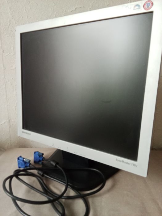 Монитор 17 дюймов для PC