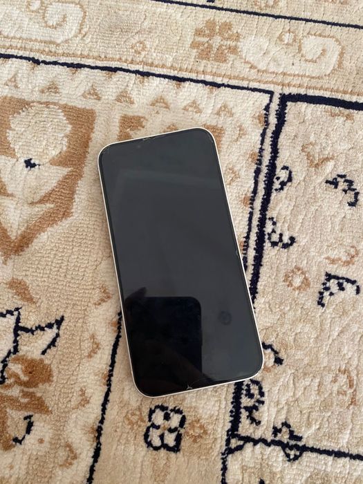iPhone 13   128гб белый