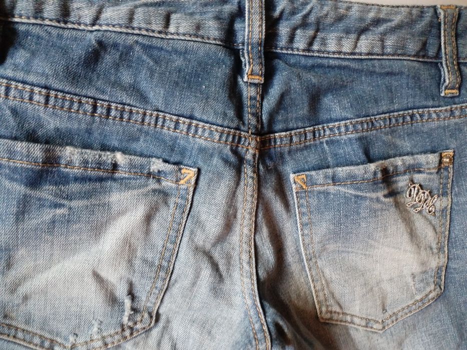 Dsquared2 38 дамски 7/8 дънки