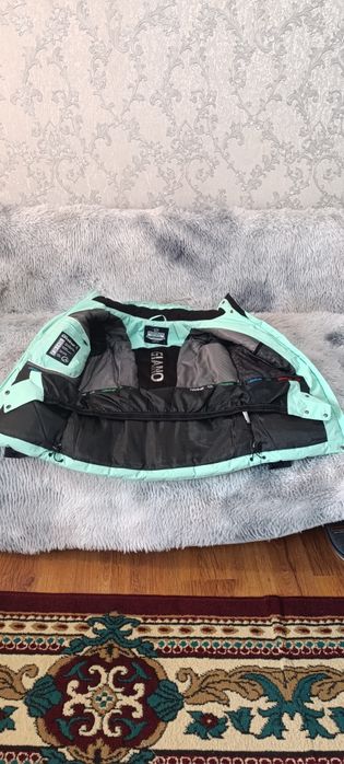 Горнолыжная куртка