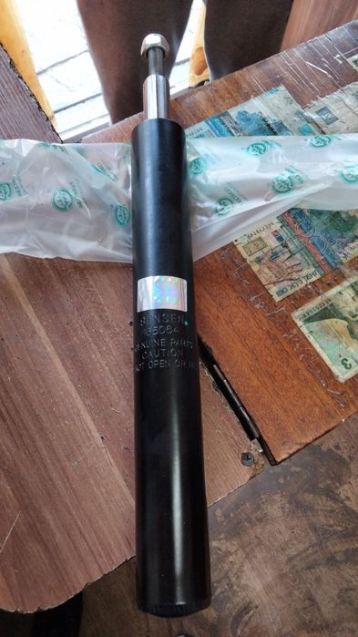 Амортизатор передний