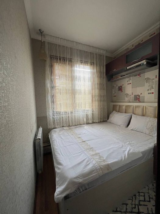 Квартира сотилади 1 хона 2 хона килинган.