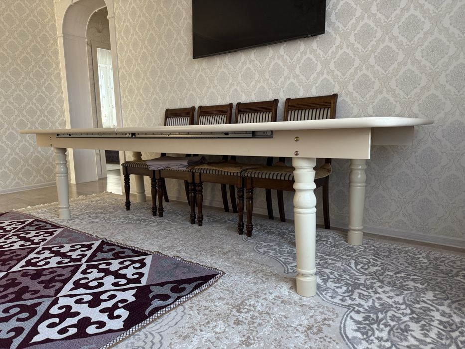 Продам стол в идеальном состоянии