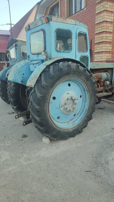 Продам тракторТ 40