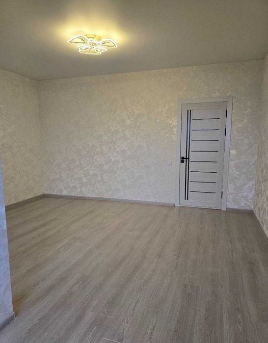 Чиланзар 12. Фархадский базар. Продается 1 комнатная.  50 квадратов