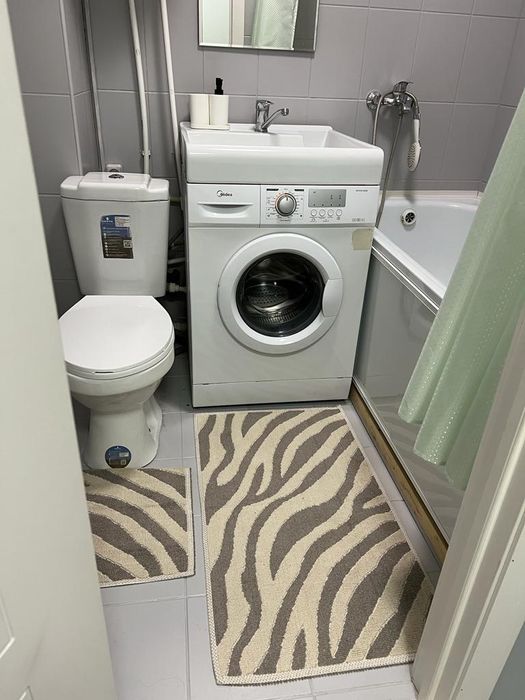 Сдам квартиру посуточно!чистая уютная с ремонтом в центре,2этаж