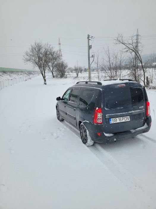 Vând logan mcv 2008