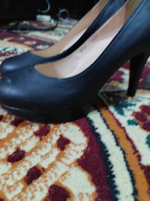 Продам корейские туфли 38 размера, в идеальном состоянии.