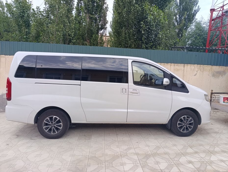 Avto Минивэн Jac-M3