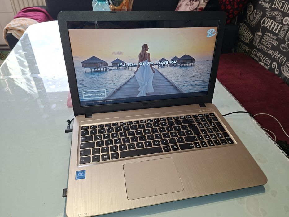 Asus x540sa, IntelQuad Core, 1.000 gb, ideal tester auto, Windows 10+ Office instalat