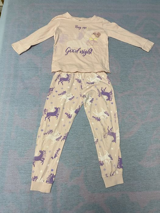 Lot pijamale fetiță mărimea 98/104