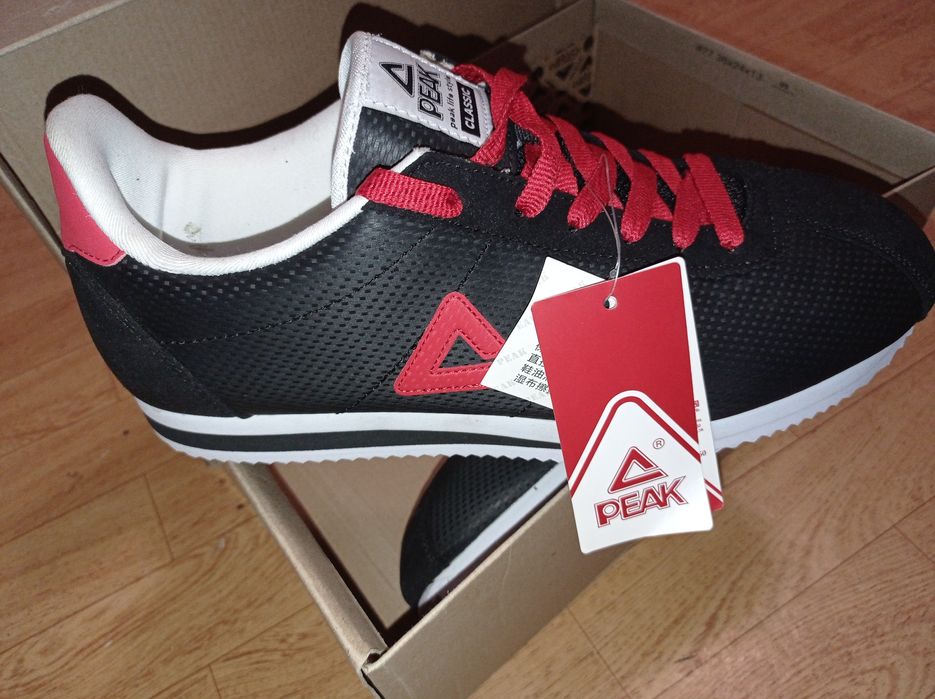 Продам кроссовки оригинал