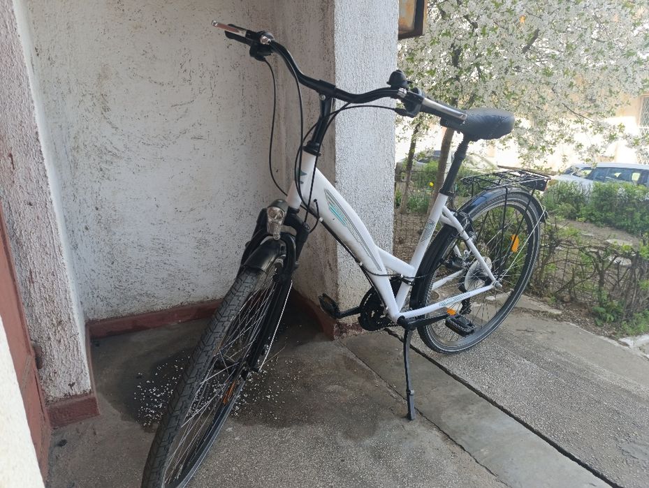Vând bicicleta dama stare bună