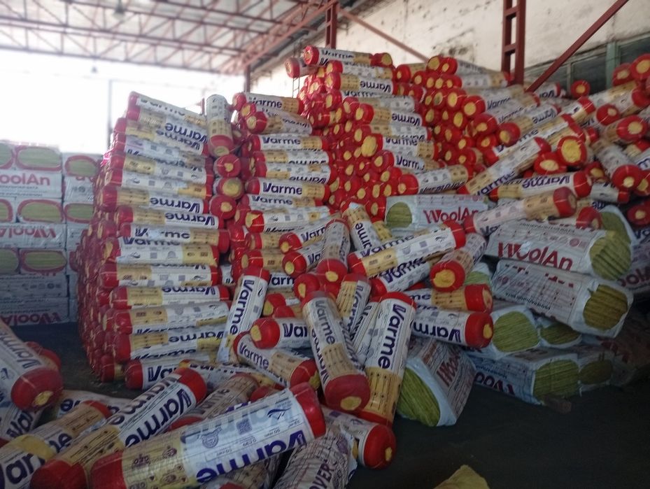 Стекловата с фальгой и без фольги