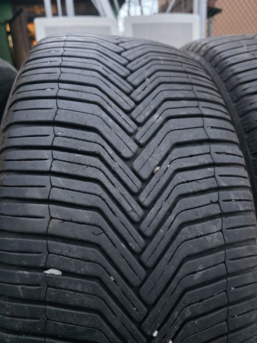 Гуми 235/55/16 с джанти 5х114.3 thompson