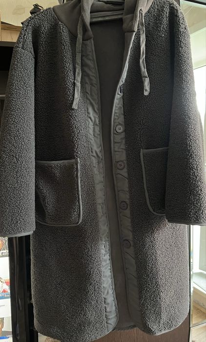 Продам пальто с капюшоном