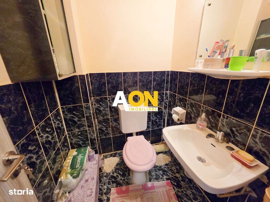Apartament 3 camere, 65 mp utili, 2 bai, etaj 2, Cetate, zona Stadion