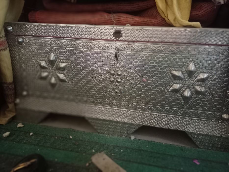 Старый сандук две