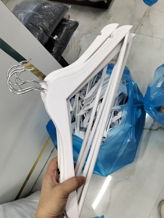 Вешалки  плечики для одежда 300 тг      .