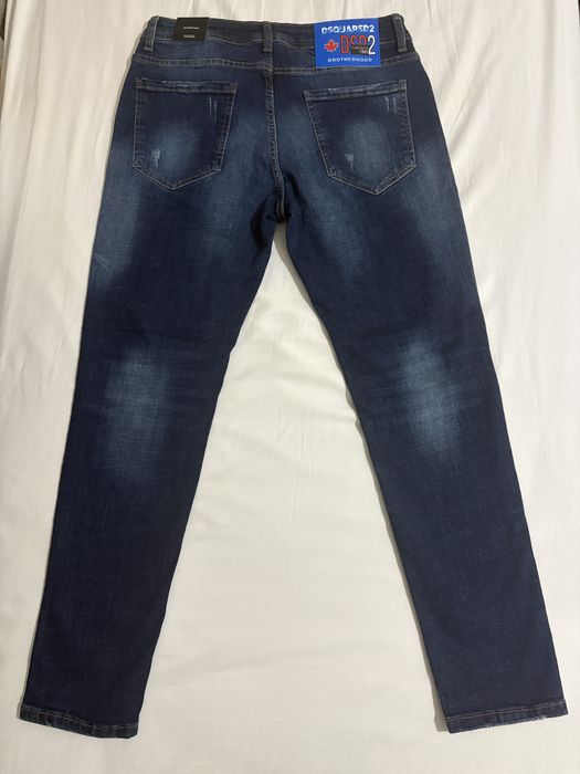 Blugi Dsquared2 , noi cu eticheta