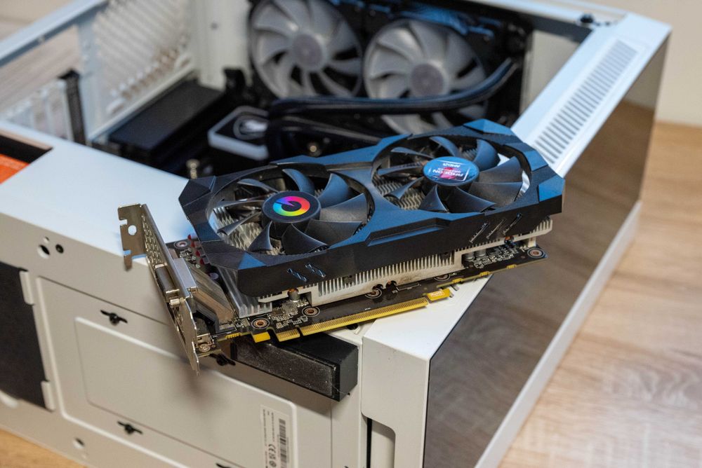 Като нова! Геймърска видео карта AMD Radeon 580 8 GB gaming видеокарта