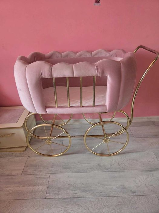 За вашата малка принцеса бебешко креватче  + балдахин + играчка