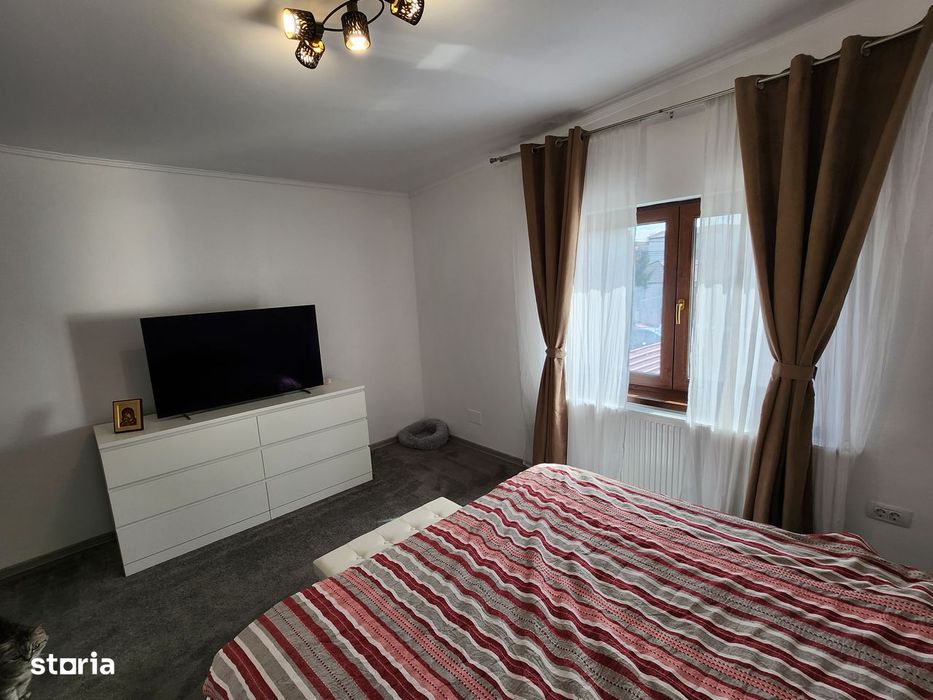 Casă rezidențială cu 9 camere, amplasare centrală