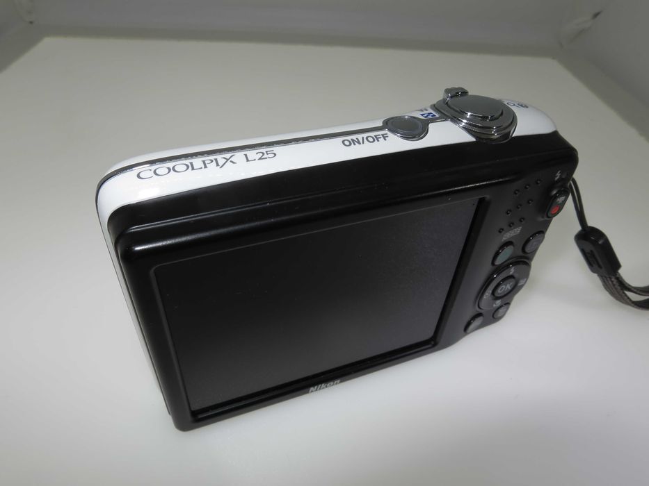 Nikon Coolpix L25 компактен цифров фотоапарат дигитална камера НОВ