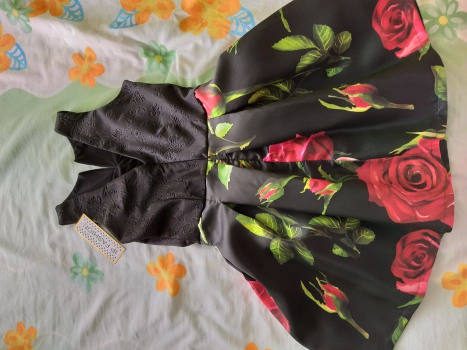 Рокля нова с етикета