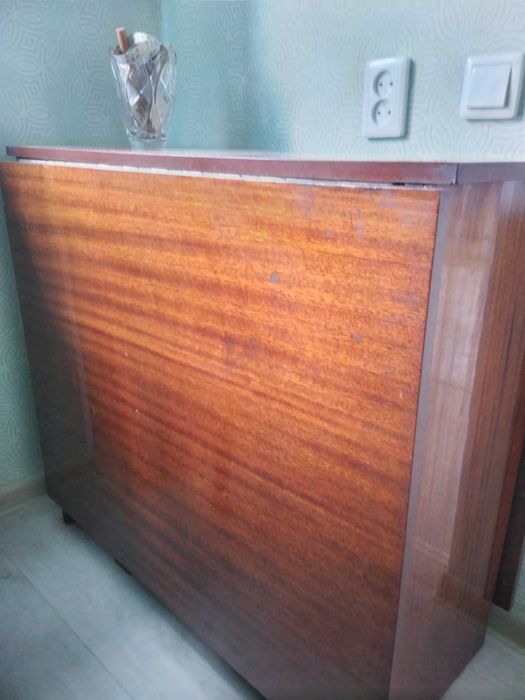 Отдам старую мебель